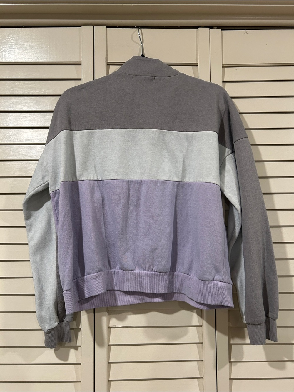 Forever 21 Gray, White & Lavender Colorblock Quarter-Zip Sweater Size L - Picture 5 of 8